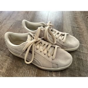 Women’s Puma Suede Sneakers Light Grey Size 8.5